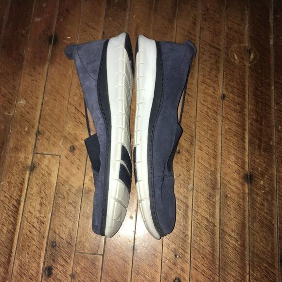 Vionic navy blue slip on suede loafers, size 8.5 - Picture 4 of 5